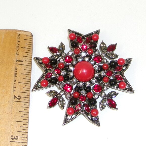 Joan Rivers Gripoix Red & Black Glass Rhinestone Maltese Cross Brooch - Picture 3 of 3